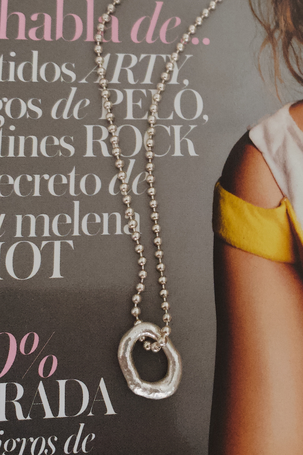 Ona Pendant with chain